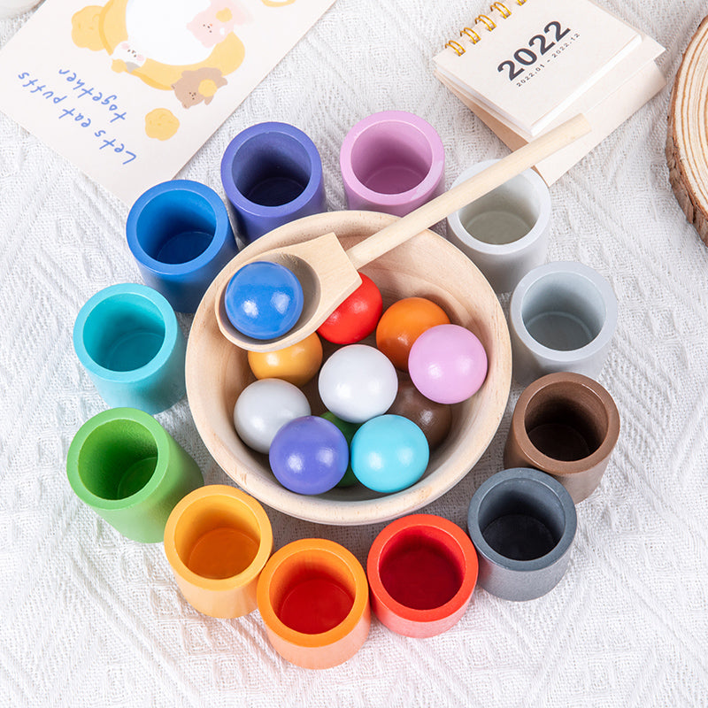 Copas y bolas de colores